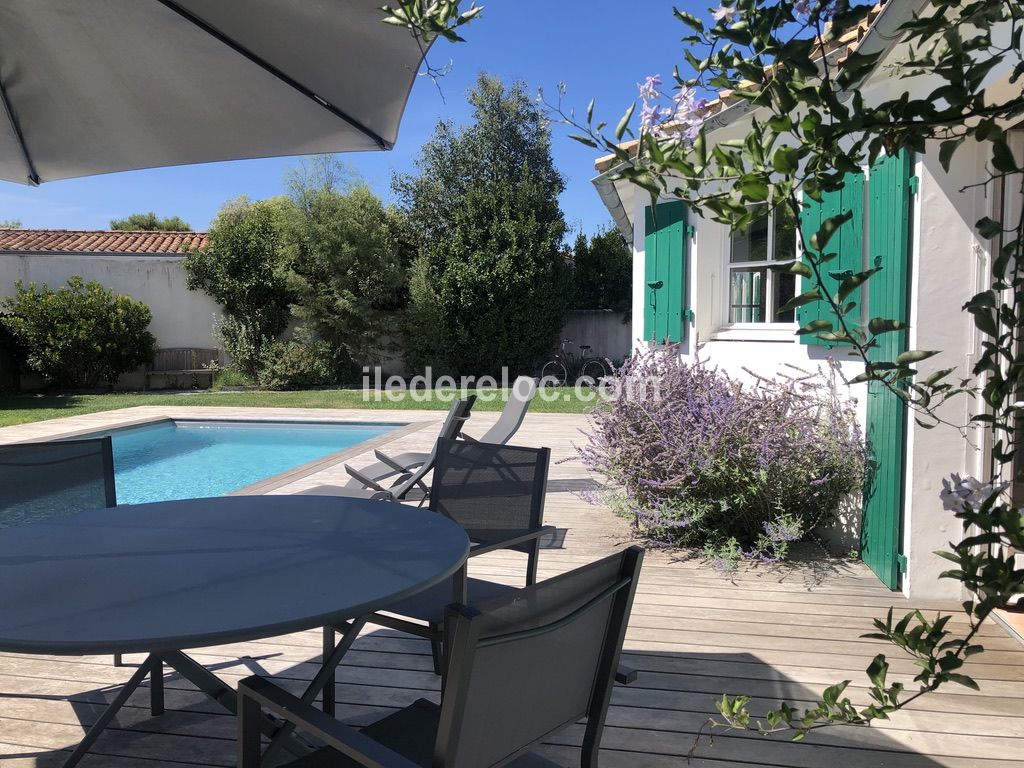ile de ré Charming house, 6 people, large landscaped garden, patio, heated swimming pool
