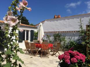 Ile de Ré:House with garden very pleasant -proximite sea - 500m from the port