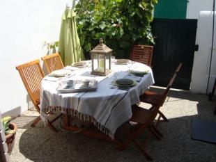 Ile de Ré:Charming house in the heart of old st martin 100 m from the port