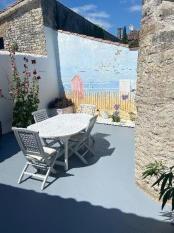 ile de ré House with sunny patio 5 minutes from the market and the port