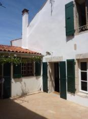 ile de ré House in street pedestrian calm and in the heart of the village