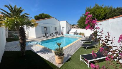 Ile de Ré:Heated swimming pool, large garden landscape, near beach and port ...
