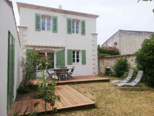 ile de ré Saint martin - very nice apartment with courtyard and garage in quiet residence