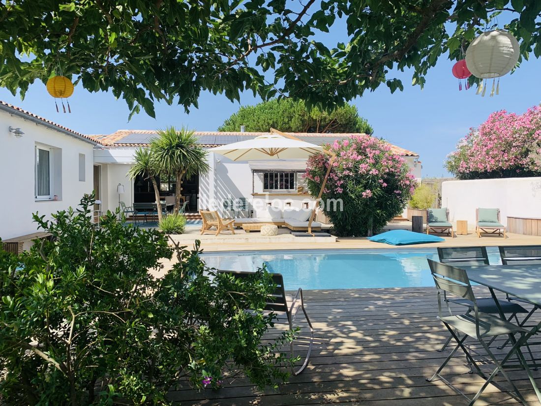 ile de ré Large charming house on the ile de re with its heated swimming pool
