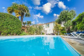 ile de ré Large well-equipped rethaise style villa with heated pool