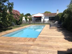 Ile de Ré:Pretty house with swimming pool in the village of the doors