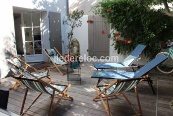 ile de ré Available 5/12 july and 23/30 august house in the heart of st martin outside and