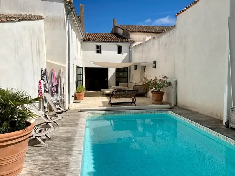 ile de ré House with swimming pool in the heart of saint martin de re