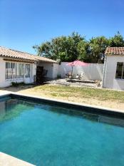 ile de ré Comfortable and pleasant with heated swimming pool on one level near the sea