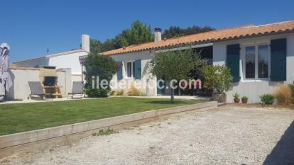 Ile de Ré:Independent house, close to the beaches, quiet location in the center of the isl