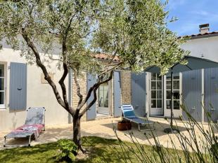 ile de ré Nice holiday rental with garden and patio, close to the center of the village