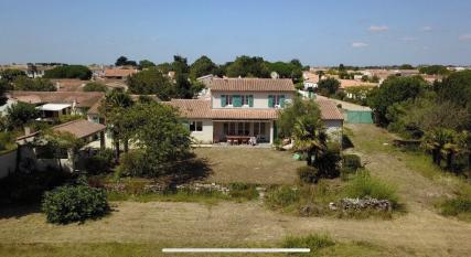 Ile de Ré:Magnificent villa facing south, calm and friendly