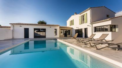 Ile de Ré:Villa in a small alleyway for 6 people whith swimmingpool