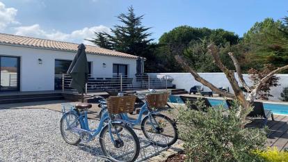 Ile de Ré:Pleasant villa of 125m² with swimming pool, comfortable for 6 people