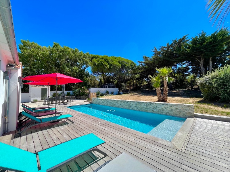 ile de ré Villa with heated pool and close to the beach