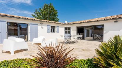 Ile de Ré:House for 6 people of 110m² with exterior and parking