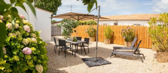 Ile de Ré:Villa hortense 200 m from the beach, very close to shops and town center, in the
