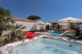 Ile de Ré:Beautiful villa with heated pool and jacuzzi in the village center