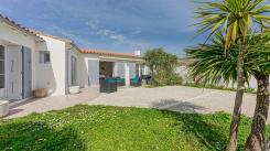 Ile de Ré:Near the sea, holiday home for 4 people with garden and parking