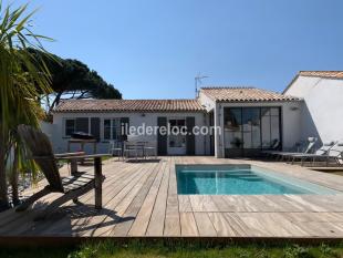 Ile de Ré:House with swimming pool, 4 bedrooms, sleeps 8
