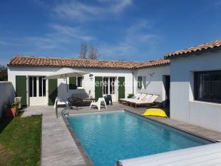 Ile de Ré:Villa with private and heated swimming pool, close to the coast