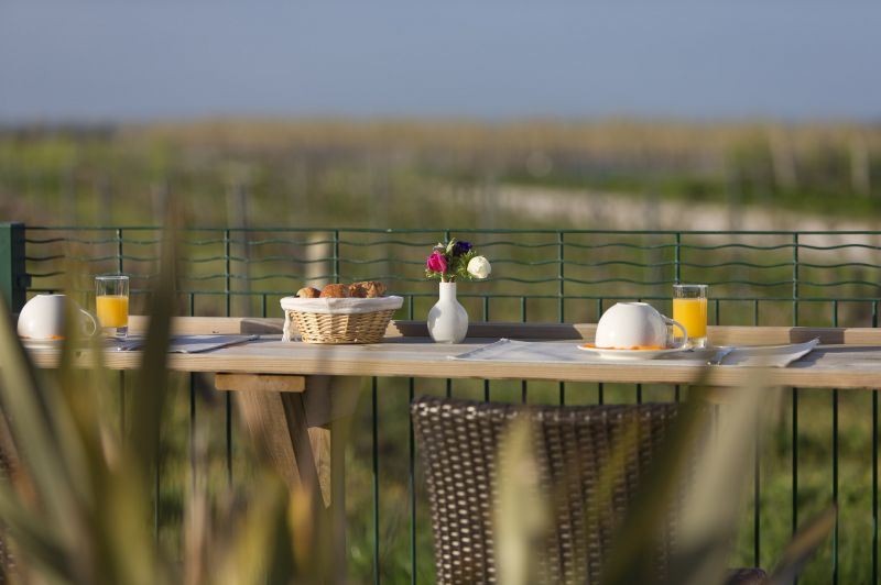 Photo 10: An accomodation located in Sainte-Marie-de-Ré on ile de Ré.