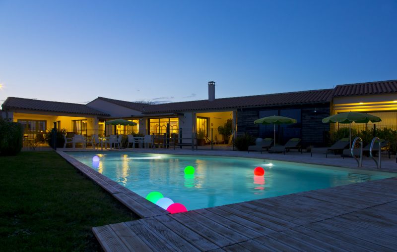 Photo 6: An accomodation located in Sainte-Marie-de-Ré on ile de Ré.