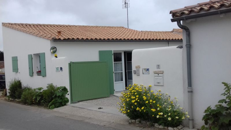 Photo 1: An accomodation located in La Flotte-en-Ré on ile de Ré.