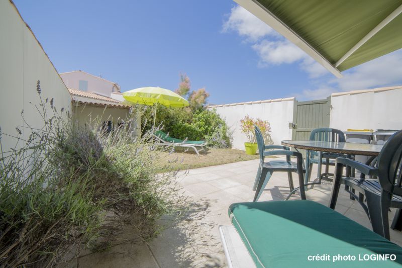 Photo 6: An accomodation located in La Flotte-en-Ré on ile de Ré.