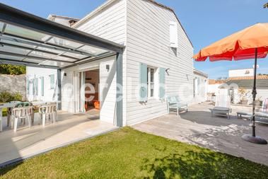 Photo 21: An accomodation located in La Couarde-sur-mer on ile de R&eacute;.