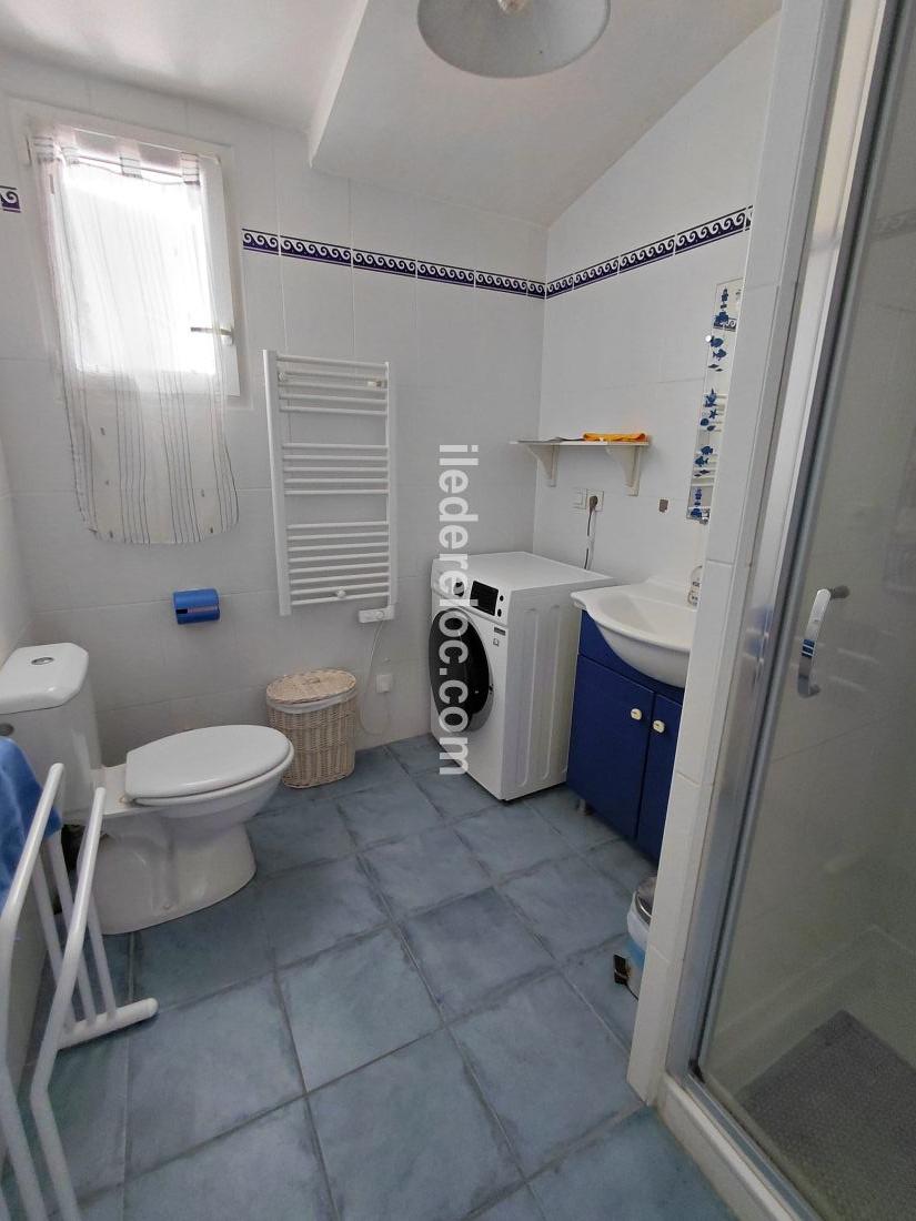 Photo 11: An accomodation located in Le Bois-Plage-en-R&eacute; on ile de R&eacute;.