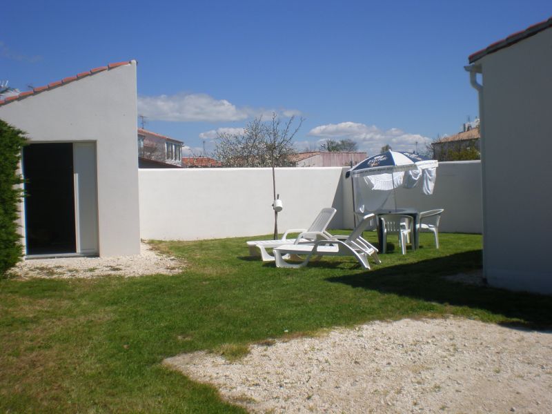 Photo 6: An accomodation located in La Couarde-sur-mer on ile de Ré.