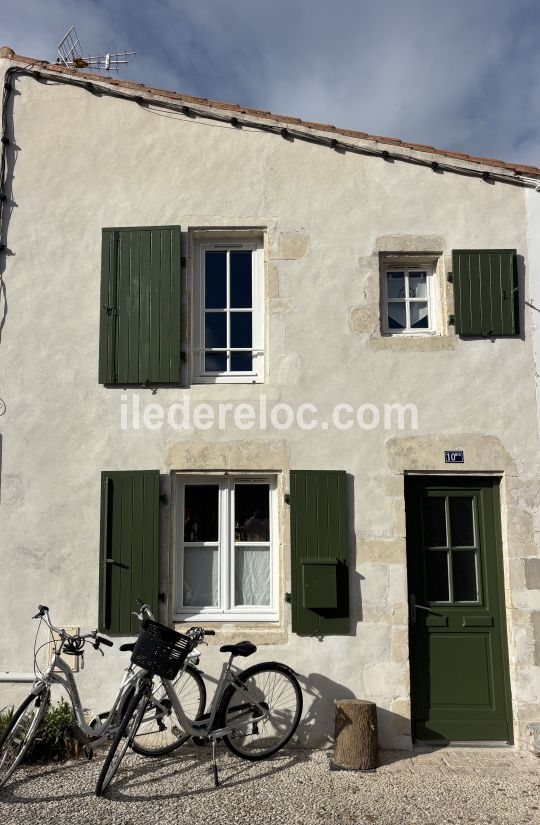Photo 12: An accomodation located in La Flotte-en-R&eacute; on ile de R&eacute;.