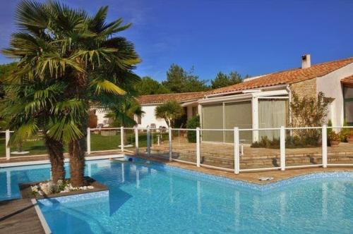 Photo 7: An accomodation located in Le Bois-Plage-en-Ré on ile de Ré.