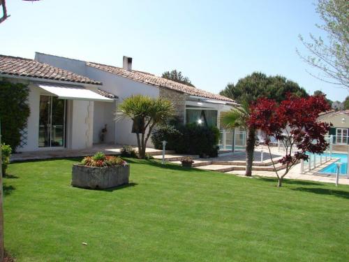 Photo 5: An accomodation located in Le Bois-Plage-en-Ré on ile de Ré.