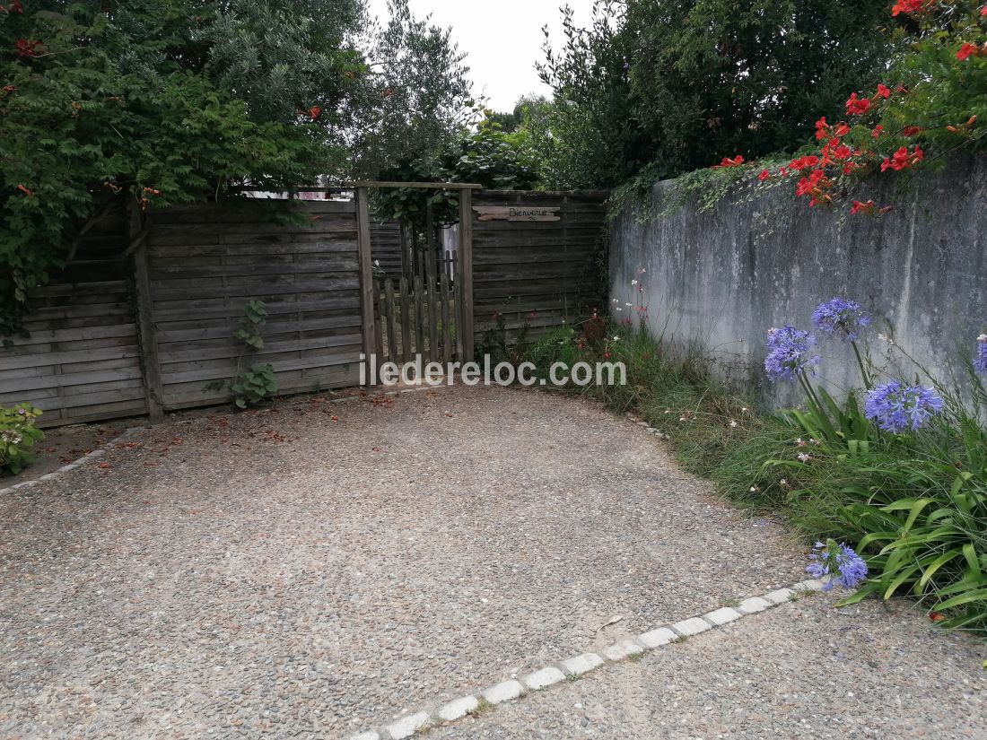 Photo 6: An accomodation located in Sainte-Marie-de-Ré on ile de Ré.