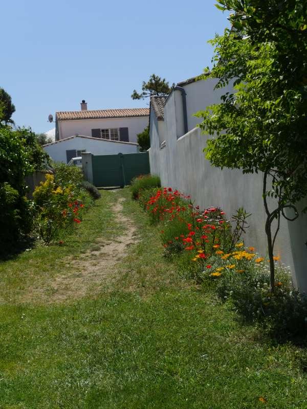 Photo 9: An accomodation located in La Couarde-sur-mer on ile de Ré.