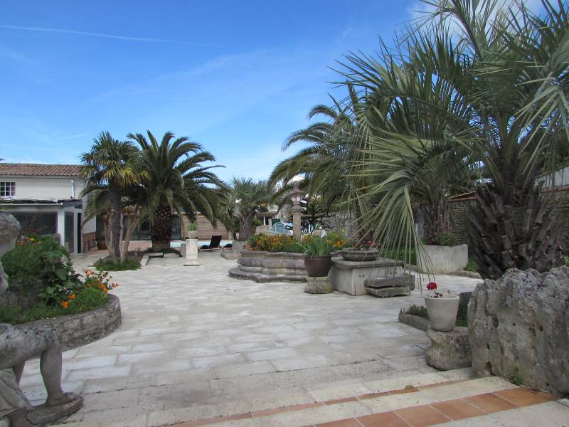 Photo 5: An accomodation located in La Flotte-en-Ré on ile de Ré.