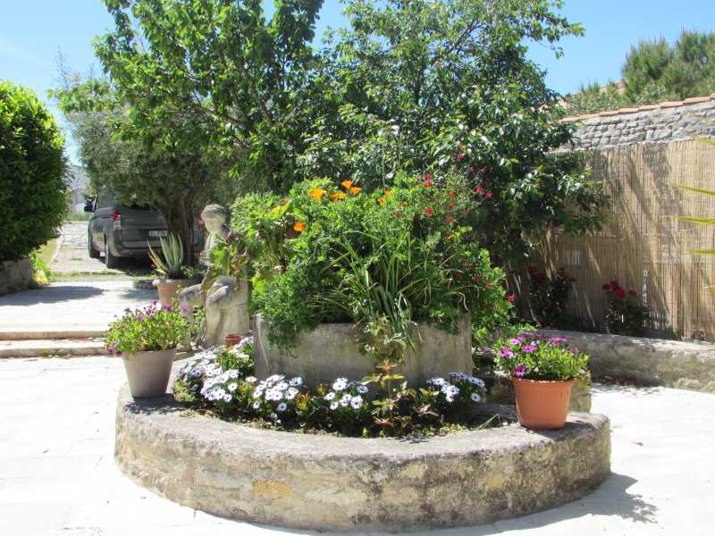 Photo 7: An accomodation located in La Flotte-en-Ré on ile de Ré.