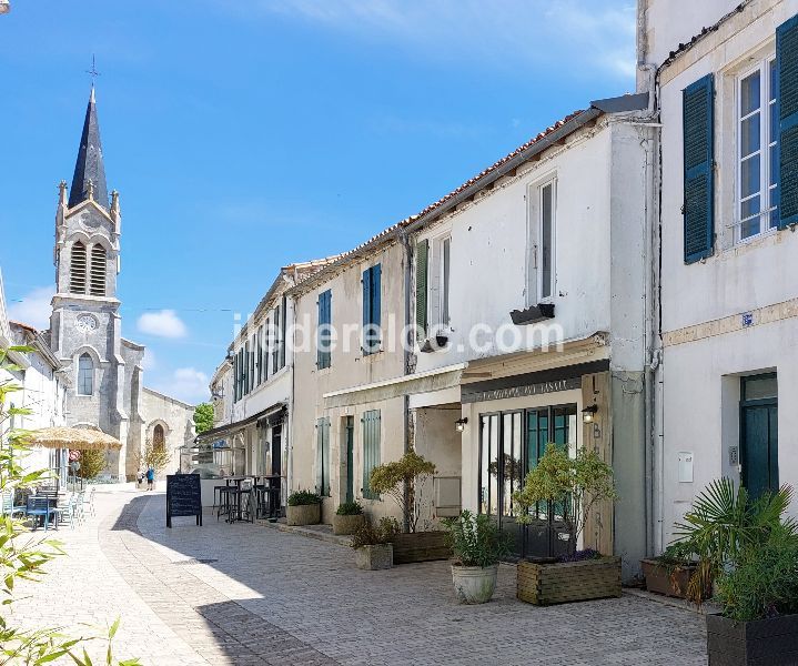 Photo 51: An accomodation located in La Couarde-sur-mer on ile de Ré.