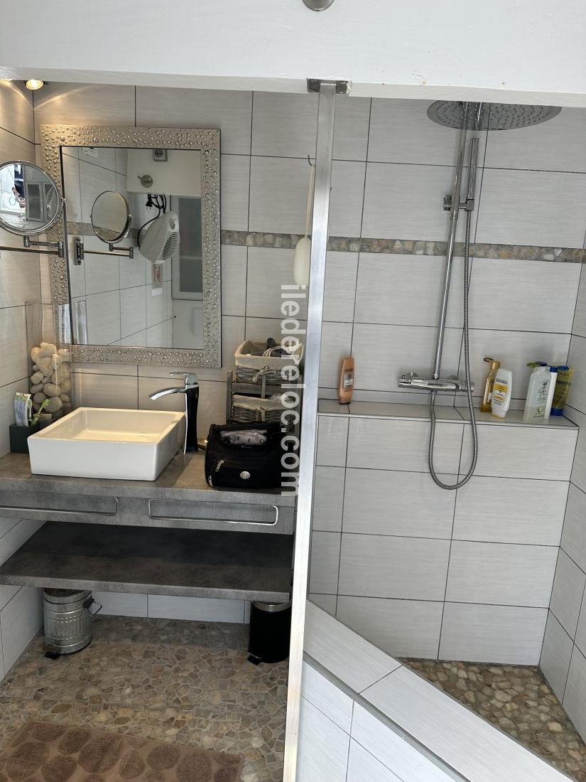 Photo 22: An accomodation located in La Couarde-sur-mer on ile de R&eacute;.