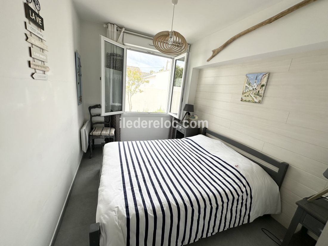 Photo 18: An accomodation located in La Couarde-sur-mer on ile de R&eacute;.