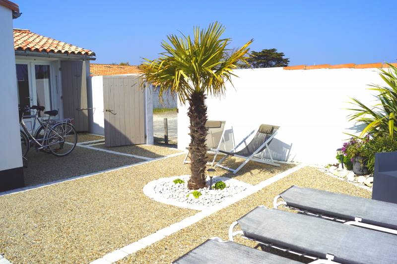 Photo 16: An accomodation located in La Couarde-sur-mer on ile de Ré.