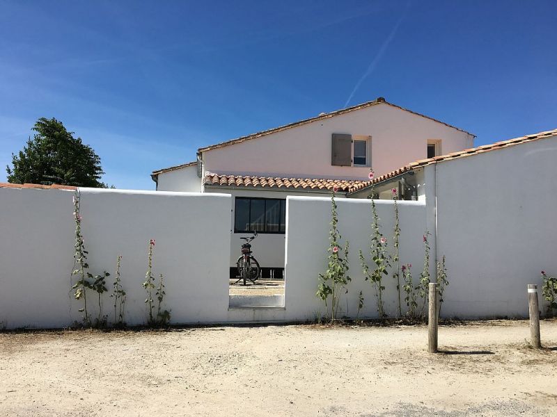 Photo 20: An accomodation located in La Couarde-sur-mer on ile de Ré.