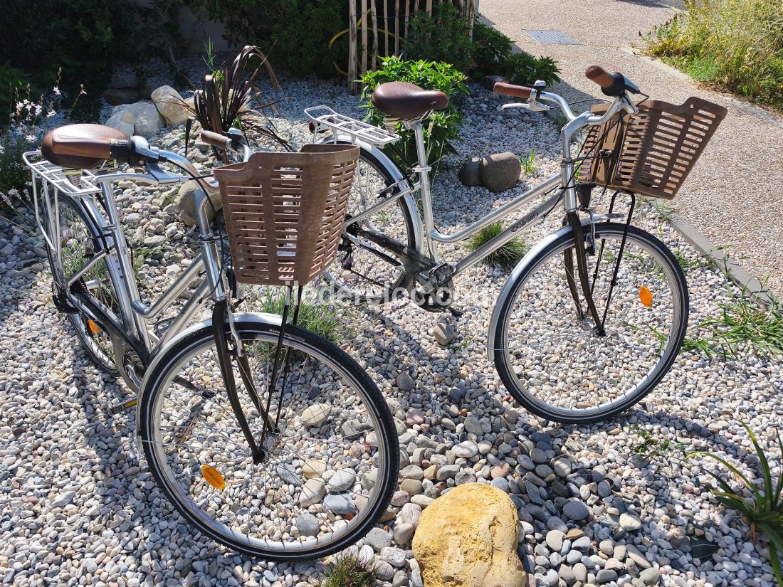 Photo 21: An accomodation located in La Couarde-sur-mer on ile de R&eacute;.
