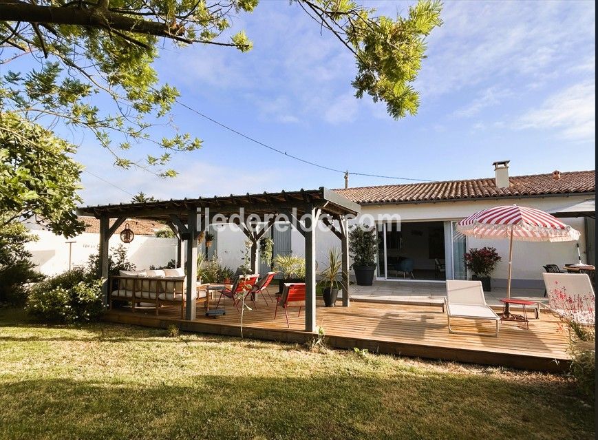 Photo 16: An accomodation located in La Couarde-sur-mer on ile de Ré.