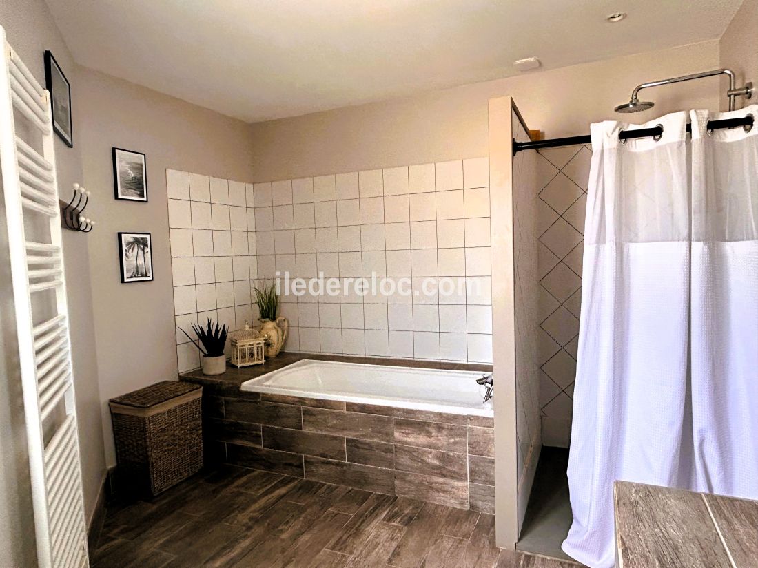 Photo 14: An accomodation located in La Couarde-sur-mer on ile de Ré.