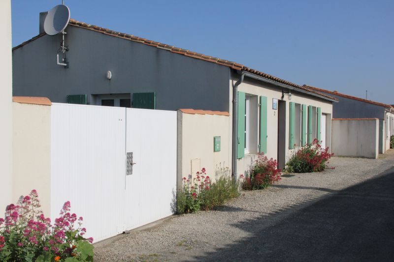 Photo 6: An accomodation located in Sainte-Marie-de-Ré on ile de Ré.