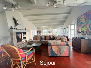Ile de Ré:Comfortable house with enclosed garden and garage - internet access