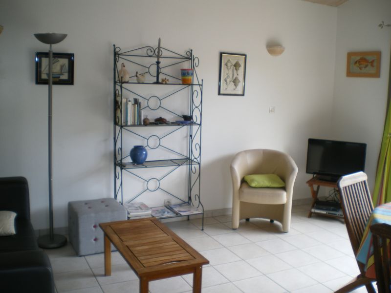 Photo 6: An accomodation located in La Flotte-en-Ré on ile de Ré.